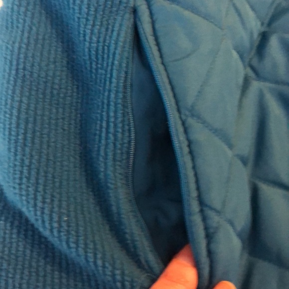 Gorgeous reversible quilted fleece IZOD vest! - Picture 7 of 10